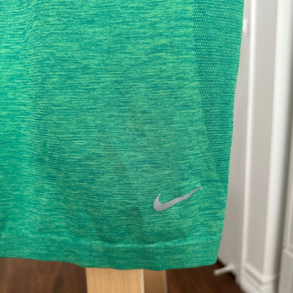 Nike Dir-Fit racerback tank top - Picture 4 of 6